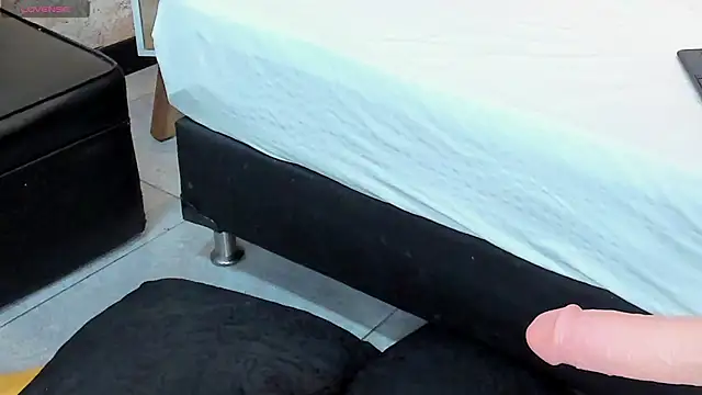 Ivy Spicy online show from November 27, 2025, 4:13 am