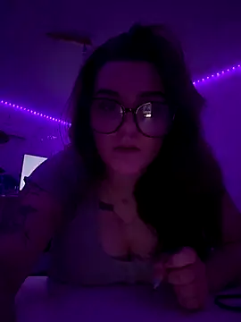 Diana Blum online show from November 4, 2025, 6:44 pm