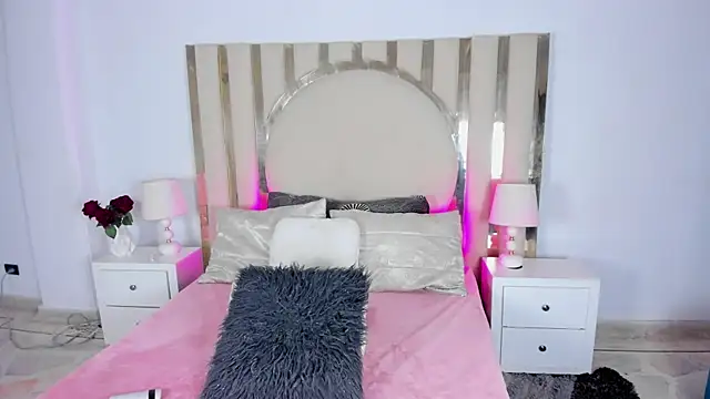 Snapshot of NadiaFox_ chatting on November 12, 2025, 8:01 pm NadiaFox online show from November 12, 2025, 8:01 pm