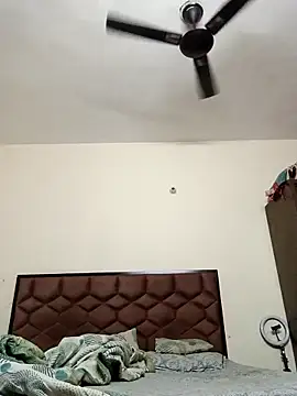 Naughty-Nancy online show from November 28, 2025, 7:14 pm