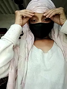 Snapshot of Quenn-Jiya752 chatting on November 8, 2025, 6:28 am Quenn-Jiya752 online show from November 8, 2025, 6:28 am