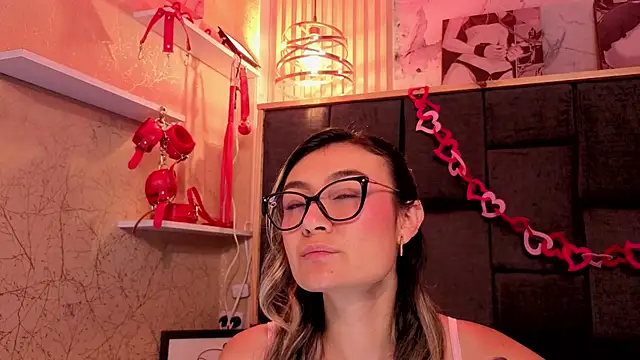 Im-Lola online show from February 15, 2026, 9:08 am