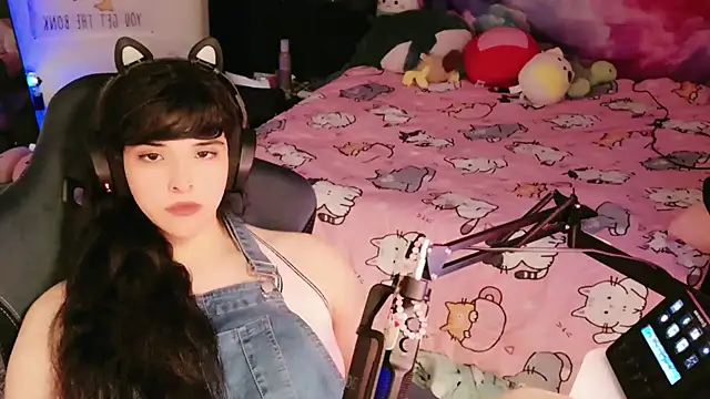 Snapshot of BimboCat chatting on February 20, 2026, 7:38 pm BimboCat online show from February 20, 2026, 7:38 pm