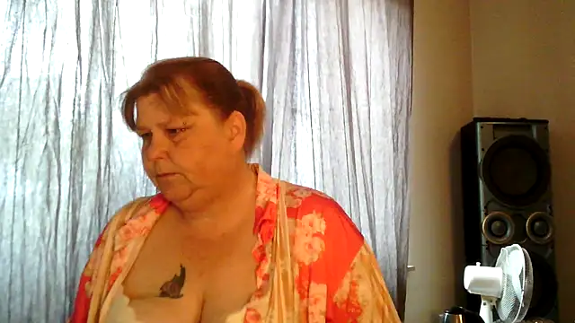 Sylviastar46 online show from June 14, 2026, 8:04 am
