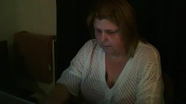 Snapshot of Sylviastar46 chatting on February 1, 2026, 10:19 pm Sylviastar46 online show from February 1, 2026, 10:19 pm