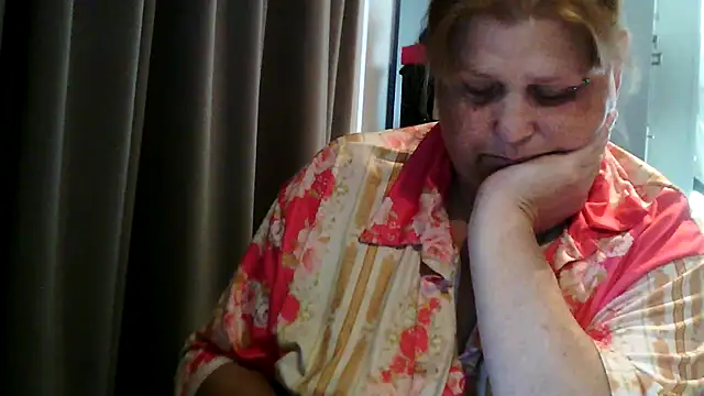 Sylviastar46 online show from June 3, 2026, 9:32 am