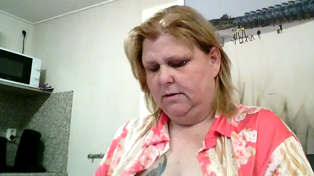 Sylviastar46 online show from March 17, 2026, 8:56 pm