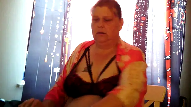 Sylviastar46 online show from June 30, 2026, 7:52 am