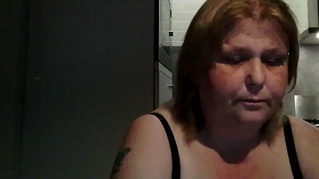 Snapshot of Sylviastar46 chatting on February 28, 2026, 9:14 pm Sylviastar46 online show from February 28, 2026, 9:14 pm