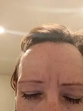 Karebearz1 online show from April 4, 2026, 11:50 am