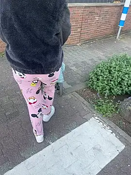 Teeny-Slut18 online show from April 28, 2026, 4:55 pm