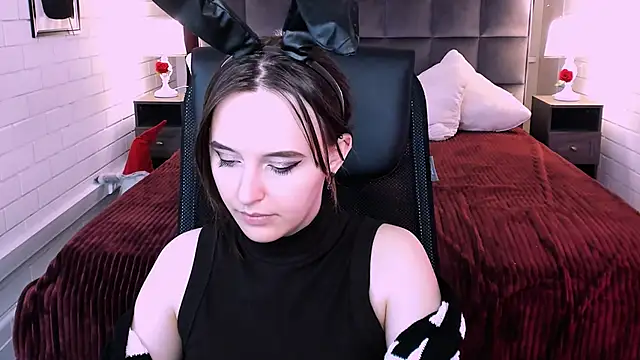 IreneBailey online show from November 23, 2025, 9:19 am