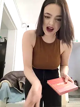 SidneyPuff online show from April 5, 2026, 5:14 am