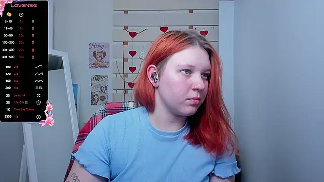 Snapshot of FoxPlayXX chatting on March 7, 2026, 1:49 pm FoxPlayXX online show from March 7, 2026, 1:49 pm