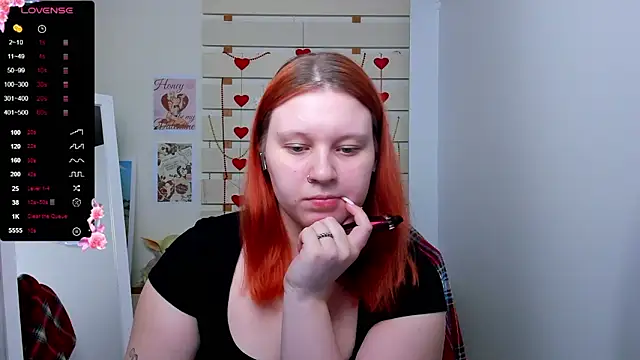 Snapshot of FoxPlayXX chatting on March 8, 2026, 1:47 pm FoxPlayXX online show from March 8, 2026, 1:47 pm