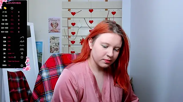 Snapshot of FoxPlayXX chatting on March 6, 2026, 8:26 pm FoxPlayXX online show from March 6, 2026, 8:26 pm