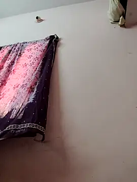 pujapujarrrr online show from November 19, 2025, 10:15 am