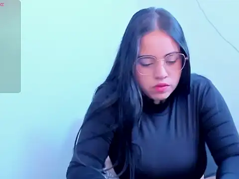 Nahiiara19 online show from November 6, 2025, 8:24 pm