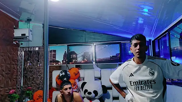 Snapshot of darwinandbrayann chatting on October 31, 2025, 12:46 pm darwinandbrayann online show from October 31, 2025, 12:46 pm