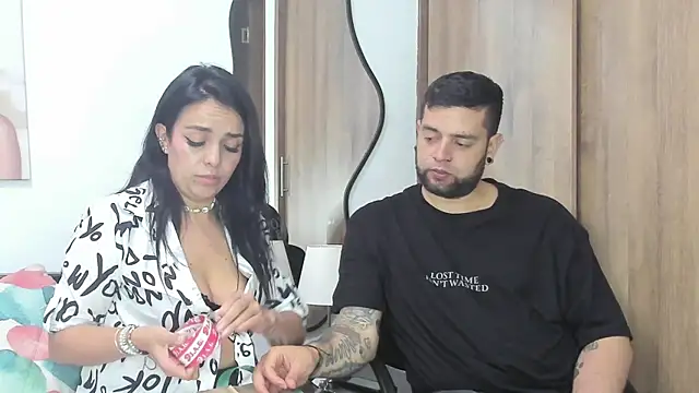 MailynAndNick online show from December 23, 2025, 3:28 am