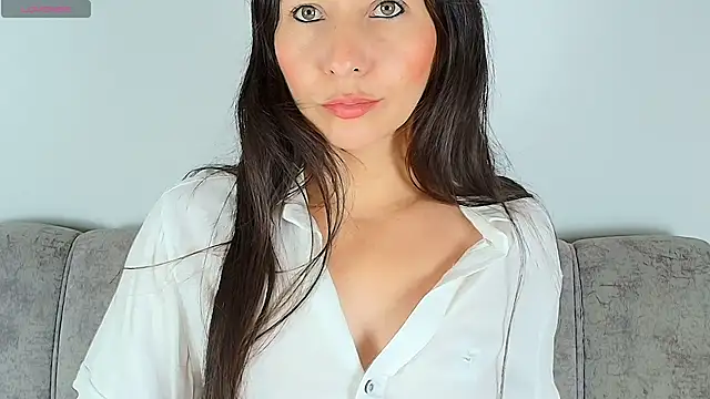 alana pink95 online show from November 3, 2025, 10:08 am