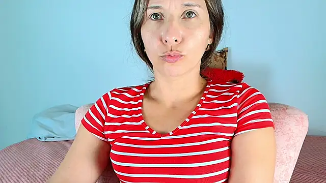 alana pink95 online show from March 27, 2026, 7:48 pm