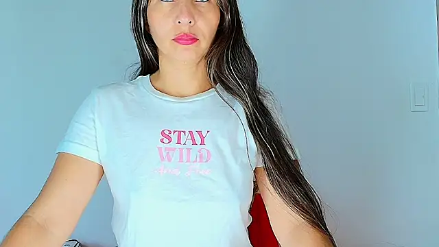 alana pink95 online show from March 5, 2026, 12:24 pm