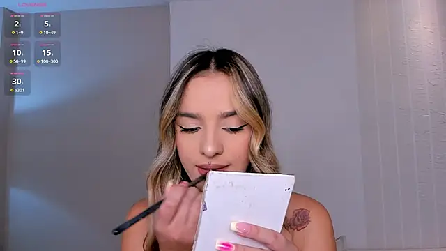 Snapshot of LaurentRosse1 chatting on April 10, 2026, 8:16 pm LaurentRosse1 online show from April 10, 2026, 8:16 pm