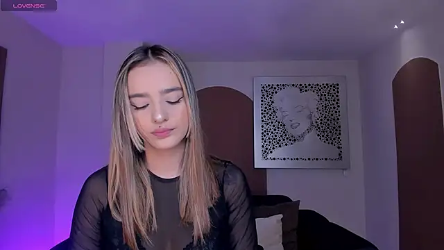 Snapshot of LaurentRosse1 chatting on March 20, 2026, 7:48 pm LaurentRosse1 online show from March 20, 2026, 7:48 pm