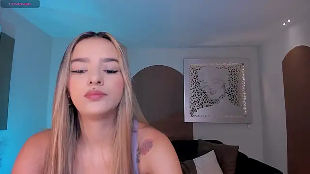 Snapshot of LaurentRosse1 chatting on March 17, 2026, 8:01 pm LaurentRosse1 online show from March 17, 2026, 8:01 pm