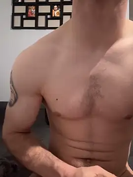 Snapshot of Hostkind chatting on October 31, 2025, 11:29 am Hostkind online show from October 31, 2025, 11:29 am