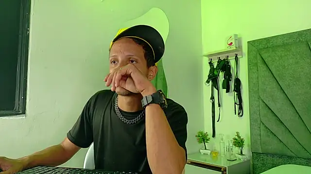 DamianandEva online show from May 16, 2026, 12:59 pm