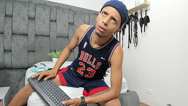 DamianandEva online show from November 10, 2025, 12:10 pm