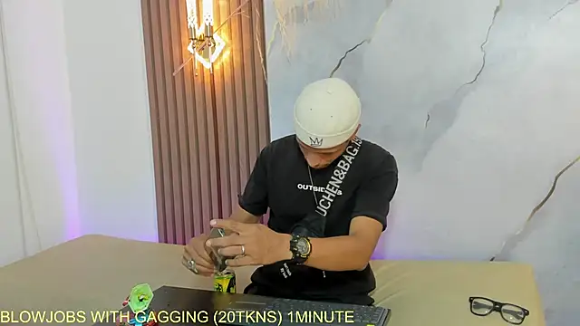 DamianandEva online show from May 1, 2026, 12:43 pm