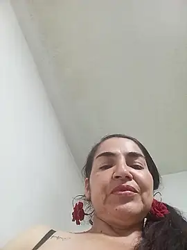 Snapshot of MaryRoze_ chatting on May 11, 2026, 4:14 am MaryRoze online show from May 11, 2026, 4:14 am