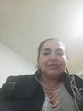 Snapshot of MaryRoze_ chatting on April 22, 2026, 1:23 am MaryRoze online show from April 22, 2026, 1:23 am