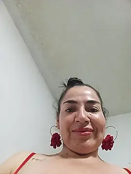 Snapshot of MaryRoze_ chatting on April 2, 2026, 5:30 pm MaryRoze online show from April 2, 2026, 5:30 pm