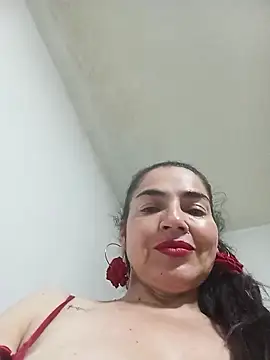 Snapshot of MaryRoze_ chatting on May 27, 2026, 1:57 am MaryRoze online show from May 27, 2026, 1:57 am