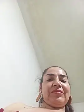 Snapshot of MaryRoze_ chatting on April 19, 2026, 1:17 am MaryRoze online show from April 19, 2026, 1:17 am