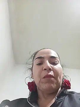 Snapshot of MaryRoze_ chatting on April 21, 2026, 1:18 am MaryRoze online show from April 21, 2026, 1:18 am