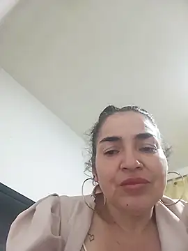 Snapshot of MaryRoze_ chatting on April 23, 2026, 1:23 am MaryRoze online show from April 23, 2026, 1:23 am