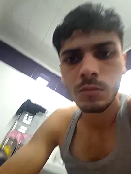 Snapshot of ZAminn6789 chatting on December 14, 2025, 10:32 am ZAminn6789 online show from December 14, 2025, 10:32 am