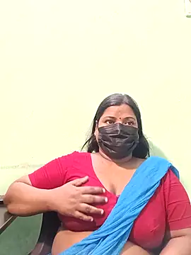 Snapshot of tamil_Nithya_J chatting on April 19, 2026, 6:10 pm tamil Nithya J online show from April 19, 2026, 6:10 pm