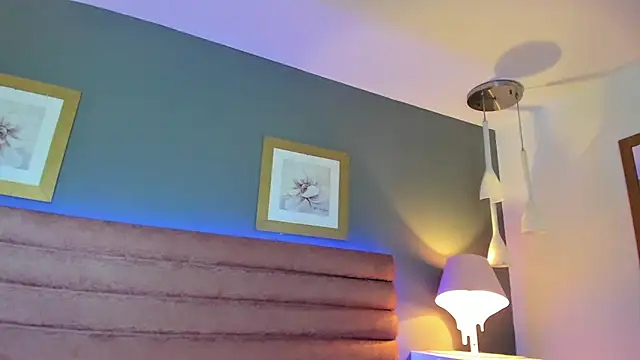 RavynRouge  online show from January 6, 2026, 3:05 pm