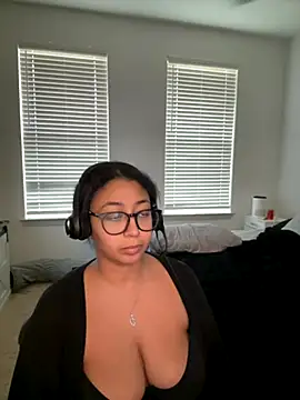 minha baby online show from November 15, 2025, 2:21 pm