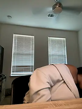 minha baby online show from November 9, 2025, 1:59 pm