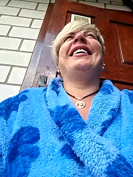 Snapshot of MilkySky chatting on April 21, 2026, 8:32 am MilkySky online show from April 21, 2026, 8:32 am