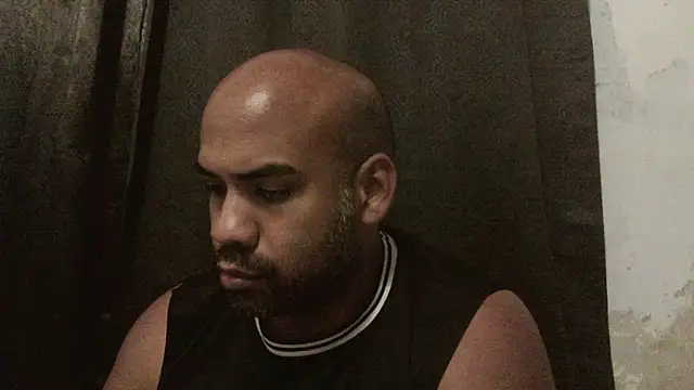 Snapshot of CoupleHotLatinBigAss chatting on November 29, 2025, 1:39 am CoupleHotLatinBigAss online show from November 29, 2025, 1:39 am