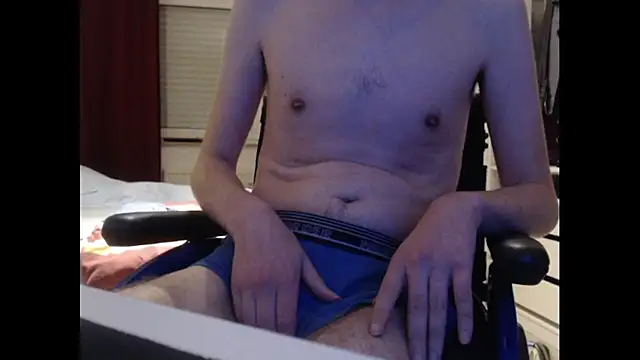 Snapshot of Guttermann chatting on November 16, 2025, 10:57 pm Guttermann online show from November 16, 2025, 10:57 pm