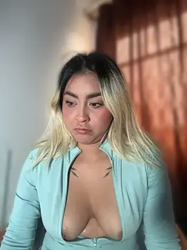 Elina Hills online show from April 8, 2026, 6:09 pm